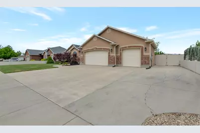 9067 S Wisteria Way, West Jordan, UT 84081 - Photo 2