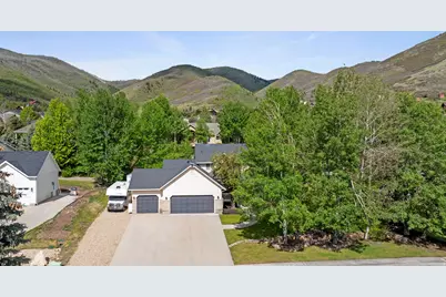 381 N Alpinhof Ln E, Midway, UT 84049 - Photo 8