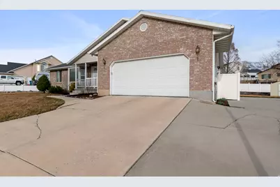 882 N 200 W, American Fork, UT 84003 - Photo 2