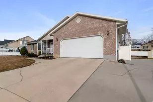 882 N 200 W, American Fork, UT 84003 - Photo 2