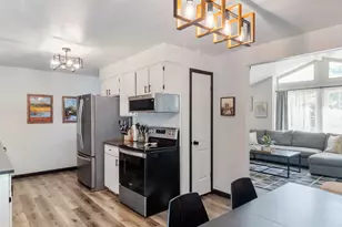 877 N Starcrest Dr, Salt Lake City, UT 84116 - Photo 12