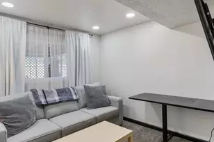 877 N Starcrest Dr, Salt Lake City, UT 84116 - Photo 24