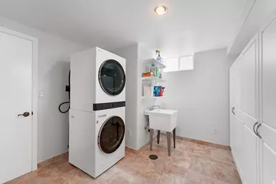 266 E 6790 S, Midvale, UT 84047 - Photo 18
