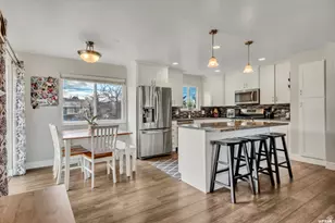 2444 E Quail Run Dr S, Sandy, UT 84093 - Photo 2