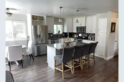 2444 E Quail Run Dr S, Sandy, UT 84093 - Photo 4