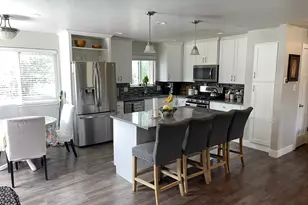 2444 E Quail Run Dr S, Sandy, UT 84093 - Photo 4