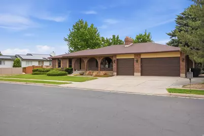 5785 S Ayrshire Dr, Murray, UT 84107 - Photo 2