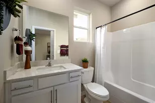2114 E Porcupine Dr N, Eagle Mountain, UT 84005 - Photo 10