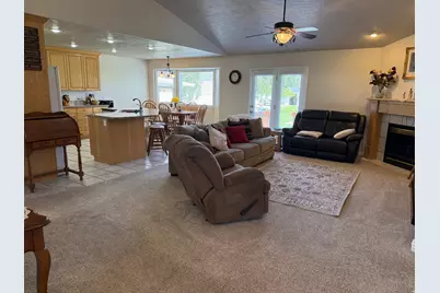 4032 W Red Tail Dr S, Riverton, UT 84065 - Photo 6