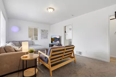 363 W 800 N, Provo, UT 84601 - Photo 4