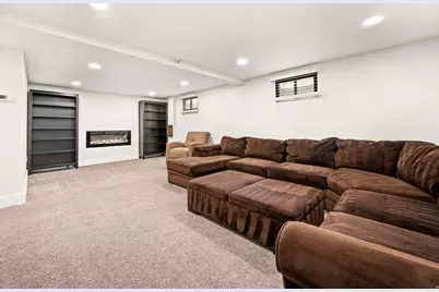 8527 S Colene Dr E, Sandy, UT 84094 - Photo 14