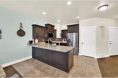 1584 N Catagena Pkwy, Saratoga Springs, UT 84045 - Photo 10