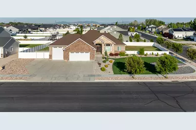 3373 N 2675 W, Farr West, UT 84404 - Photo 4