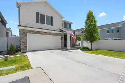 1735 W Parkview Dr, Syracuse, UT 84075 - Photo 2