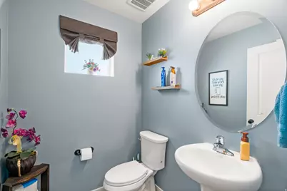 1735 W Parkview Dr, Syracuse, UT 84075 - Photo 14