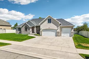 3352 W 10235 S, South Jordan, UT 84095 - Photo 2