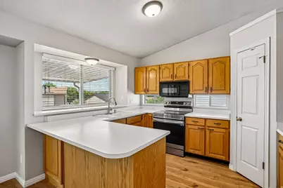 1115 W 2600 N, Layton, UT 84041 - Photo 6