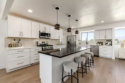 9977 S 3265 W, South Jordan, UT 84095 - Photo 4