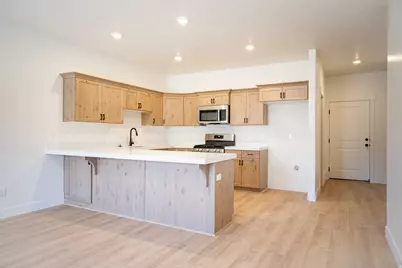478 E 650 N #73, Salem, UT 84653 - Photo 4
