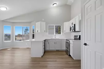 1142 E 1350 S, Clearfield, UT 84015 - Photo 6