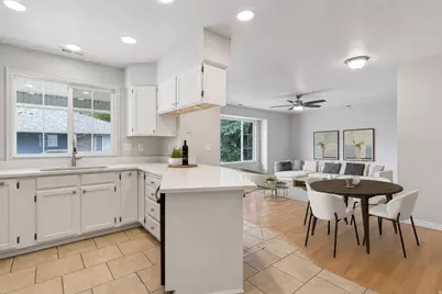 370 W 4900 S #6, Washington Terrace, UT 84405 - Photo 4
