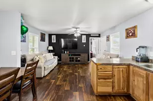 881 W Mt Nebo Dr, Taylorsville, UT 84123 - Photo 10