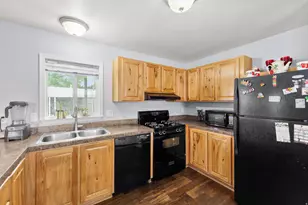 881 W Mt Nebo Dr, Taylorsville, UT 84123 - Photo 8