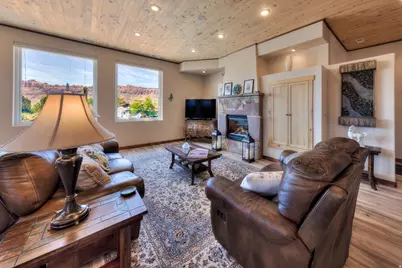 2154 S Rio Verde Dr, Moab, UT 84532 - Photo 2
