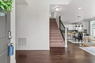 1812 W Parkview Dr S, Syracuse, UT 84075 - Photo 4