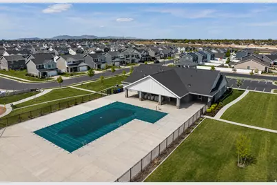 1812 W Parkview Dr S, Syracuse, UT 84075 - Photo 40
