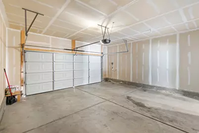 1812 W Parkview Dr S, Syracuse, UT 84075 - Photo 32