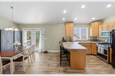 2061 E 7550 S, South Weber, UT 84405 - Photo 8