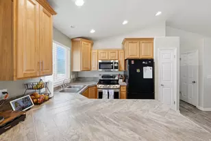 2061 E 7550 S, South Weber, UT 84405 - Photo 10