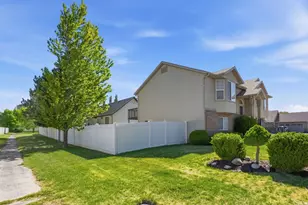 2061 E 7550 S, South Weber, UT 84405 - Photo 2
