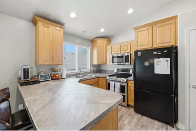 2061 E 7550 S, South Weber, UT 84405 - Photo 6