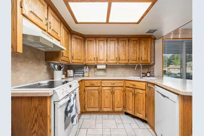 8328 S Roosevelt St, Midvale, UT 84047 - Photo 4