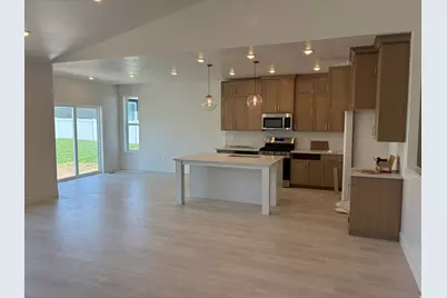 195 E 580 N, Providence, UT 84332 - Photo 4