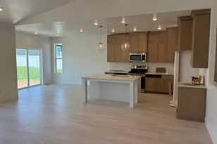 195 E 580 N, Providence, UT 84332 - Photo 4