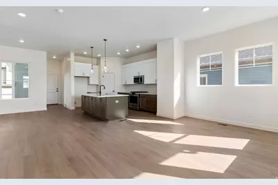 7042 W Terraine Rd, West Jordan, UT 84081 - Photo 12