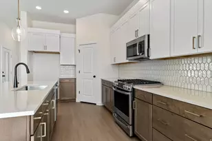 7042 W Terraine Rd, West Jordan, UT 84081 - Photo 16