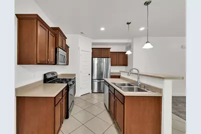 8947 S Heights Dr E, Sandy, UT 84094 - Photo 4