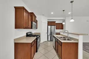 8947 S Heights Dr E, Sandy, UT 84094 - Photo 4