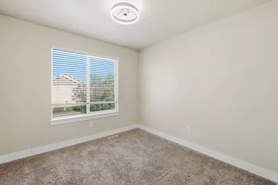 8947 S Heights Dr E, Sandy, UT 84094 - Photo 16