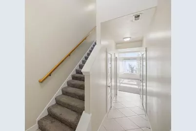 8947 S Heights Dr E, Sandy, UT 84094 - Photo 8