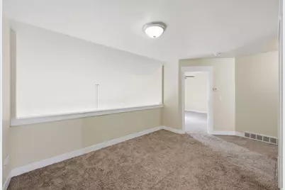 8947 S Heights Dr E, Sandy, UT 84094 - Photo 10