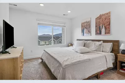 1087 E Waterway Ln, Saratoga Springs, UT 84045 - Photo 2