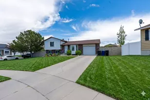 3689 S Lasso Loop Circle, Magna, UT 84044 - Photo 2