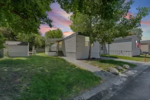 881 W Storm Moutain Dr, Taylorsville, UT 84123 - Photo 4