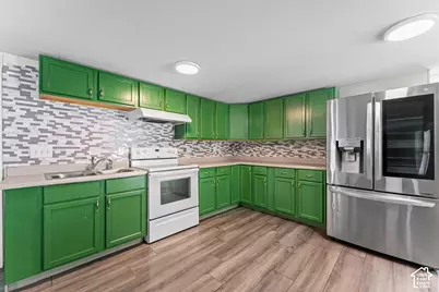 881 W Storm Mountain Dr, Taylorsville, UT 84123 - Photo 8