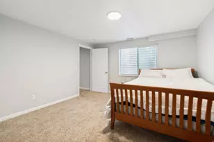 1039 E Wyndom Way N, Layton, UT 84040 - Photo 20